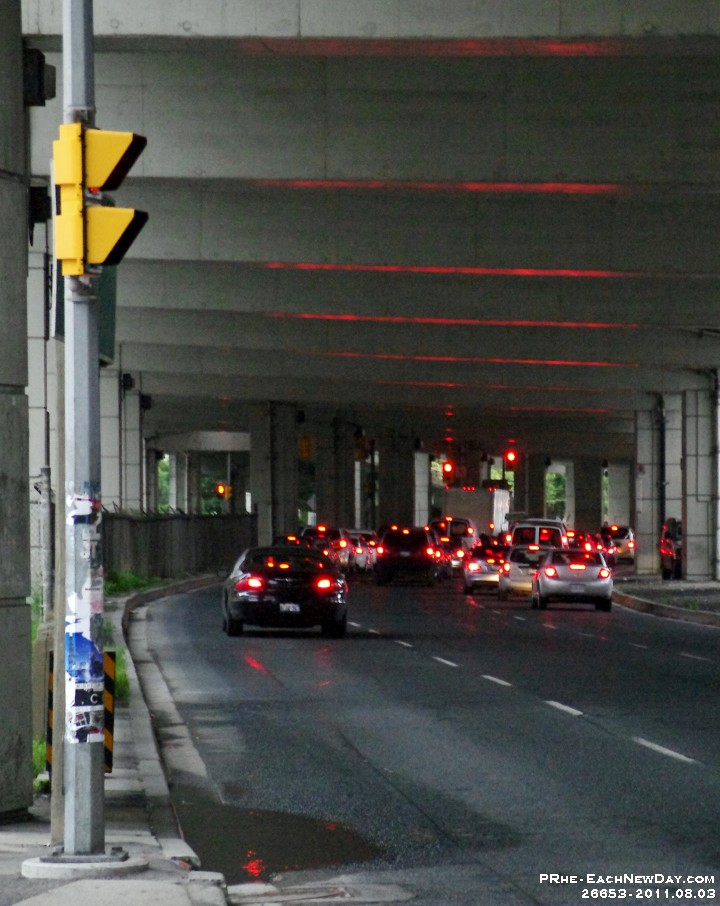26653CrLe - Kayaking with Beth in and around the Toronto Islands